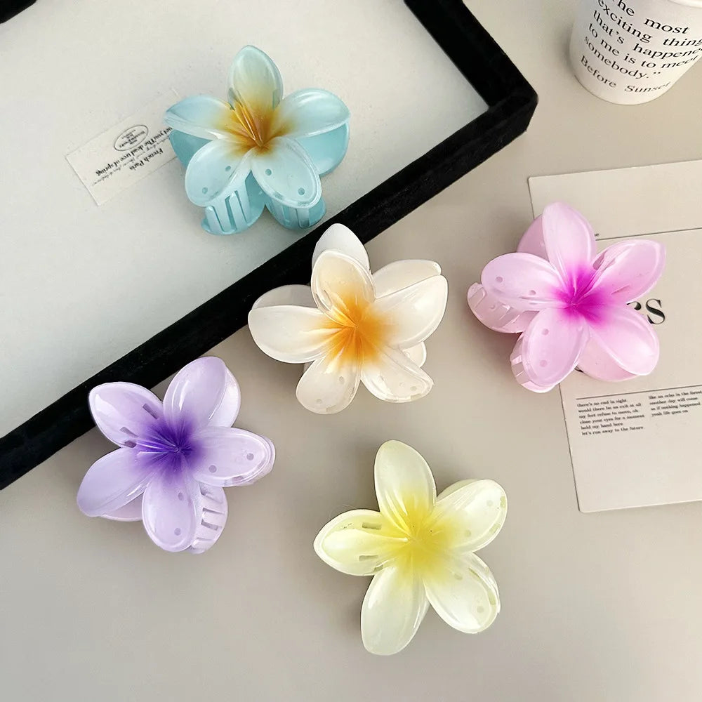 Tropical Blossom Hair Clip – The Floral Touch Your Summer Needs"