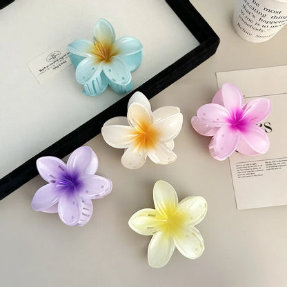 Tropical Blossom Hair Clip – The Floral Touch Your Summer Needs"