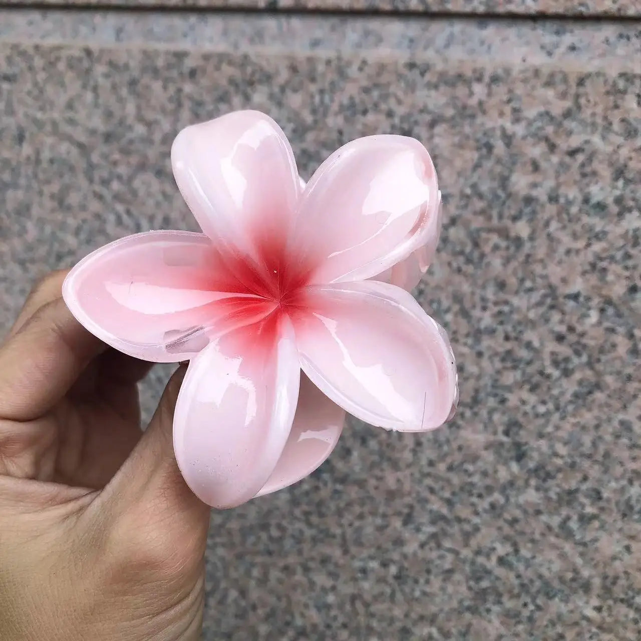 Tropical Blossom Hair Clip – The Floral Touch Your Summer Needs"