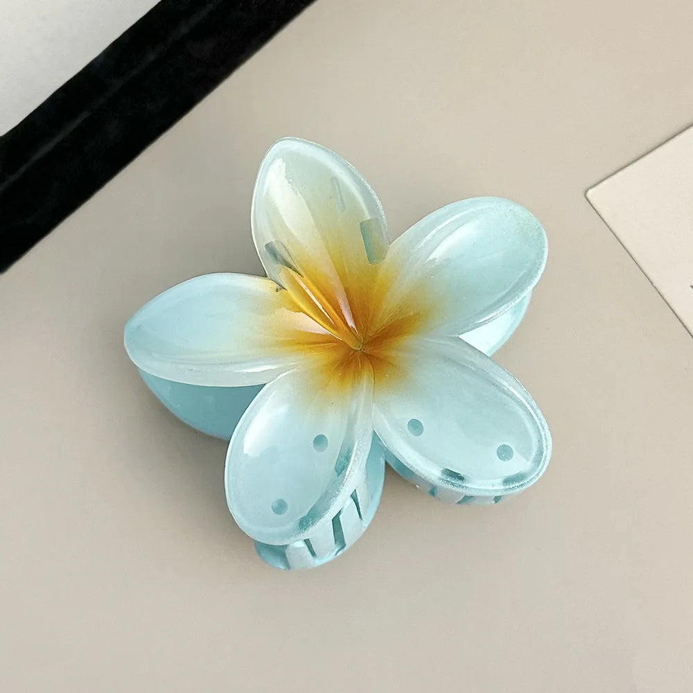 Tropical Blossom Hair Clip – The Floral Touch Your Summer Needs"